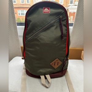 Jansport Compadre backpack. Good condition olive green color. Best offer